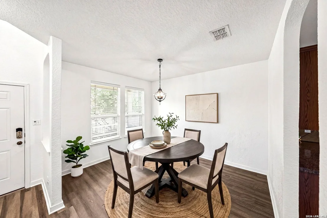 Photo of 6703 Karnes Leaf