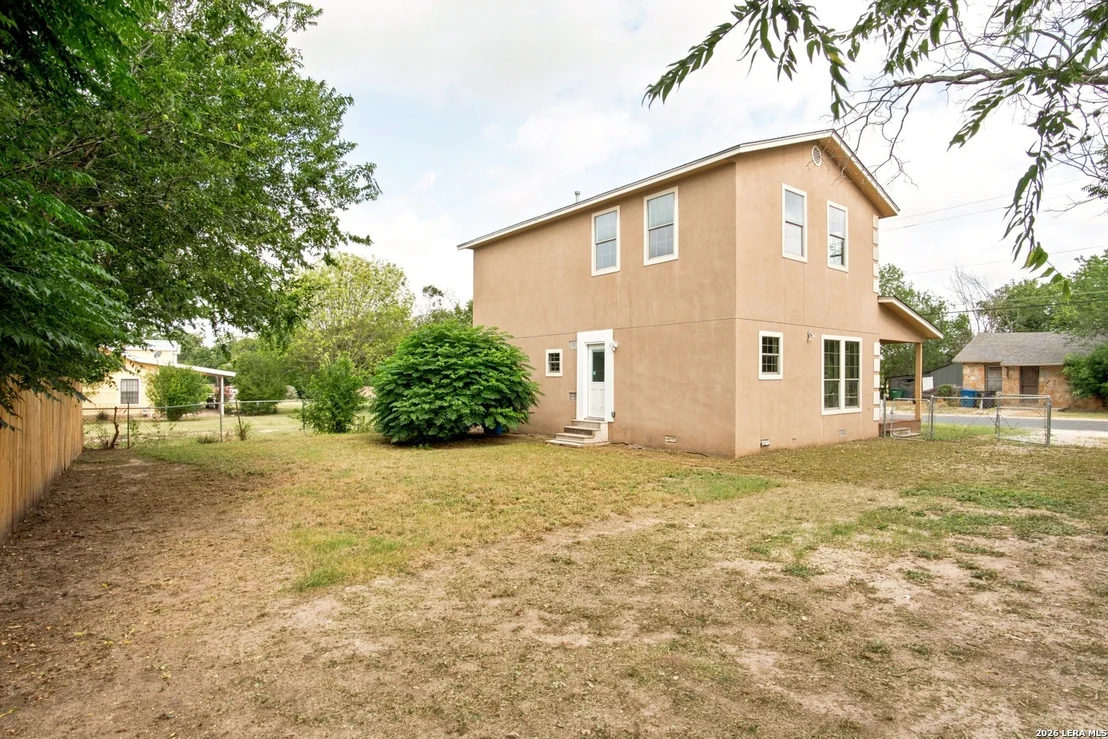 Photo of 438 CRESTHILL RD