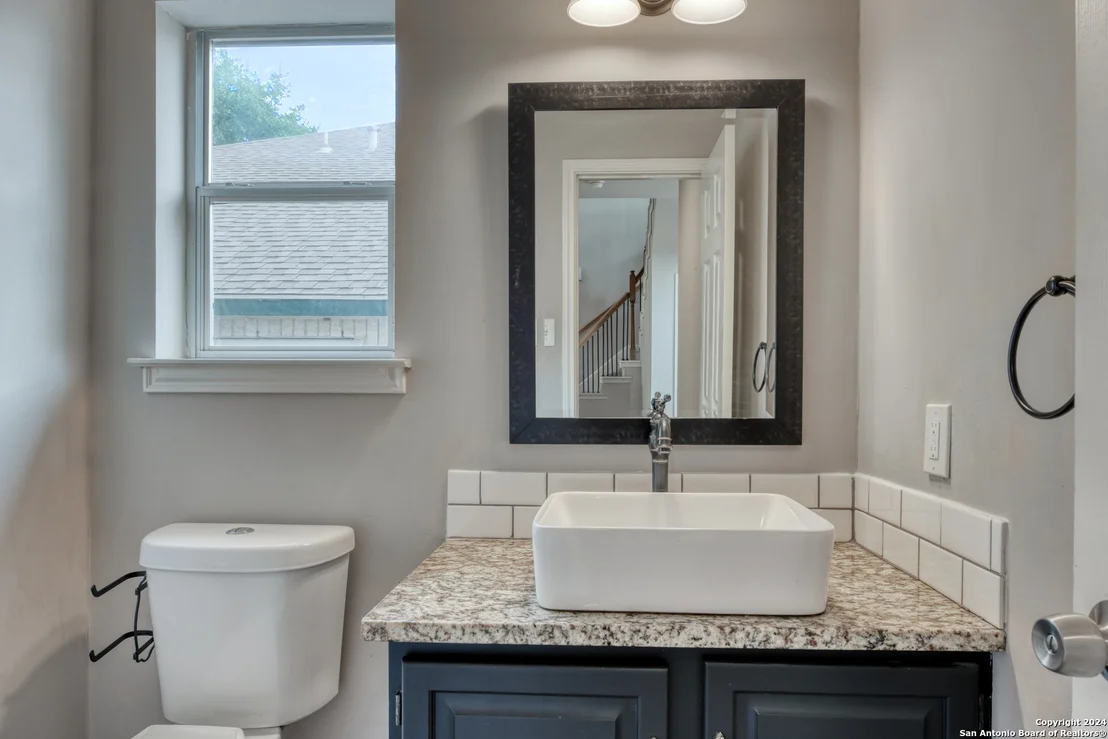 Photo of 2754 MONTEBELLO