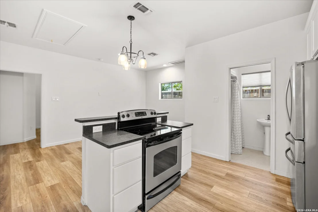 Photo of 429 Lakeview Blvd.