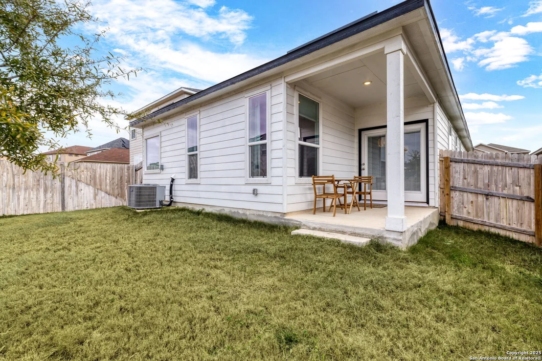 Photo of 8537 BAREFOOT LN