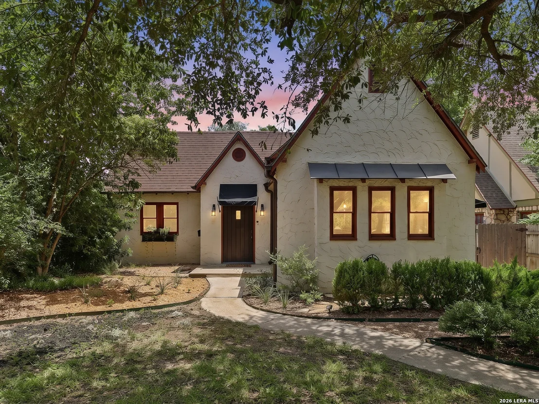 Photo of 218 NORTH DR