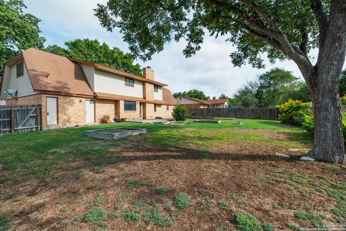 Photo of 6018 GRAND Point