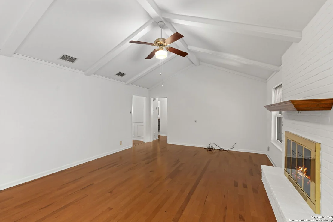 Photo of 5922 Windhaven