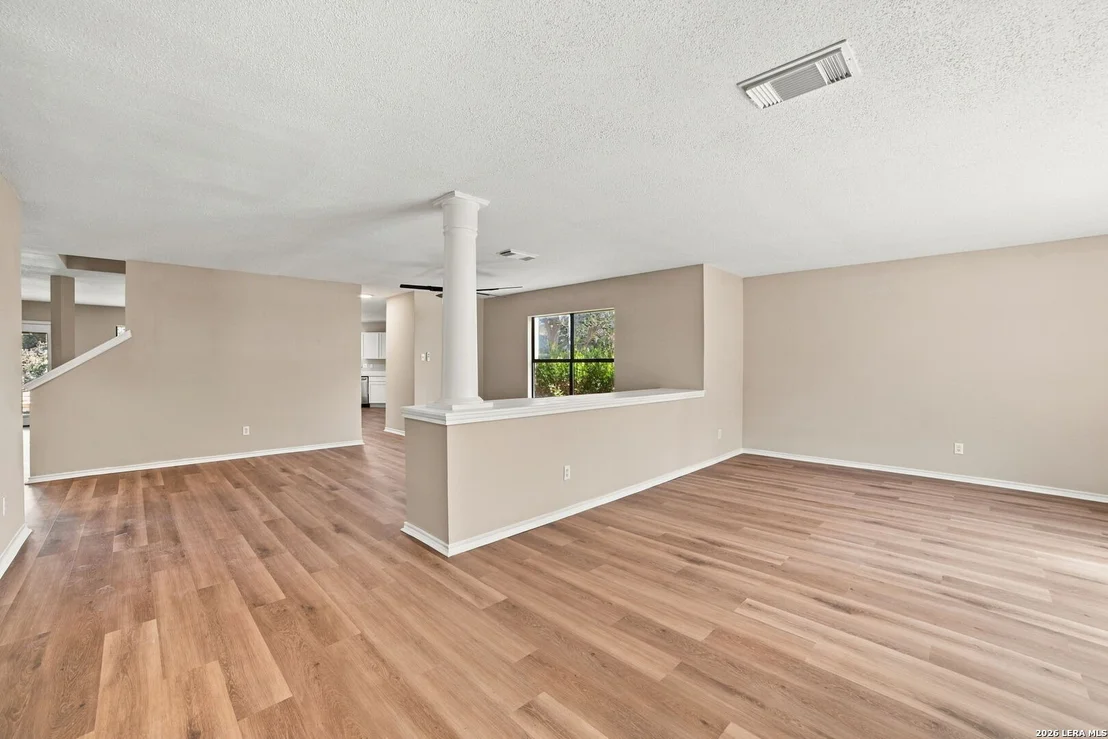 Photo of 281 SAMANTHA DR