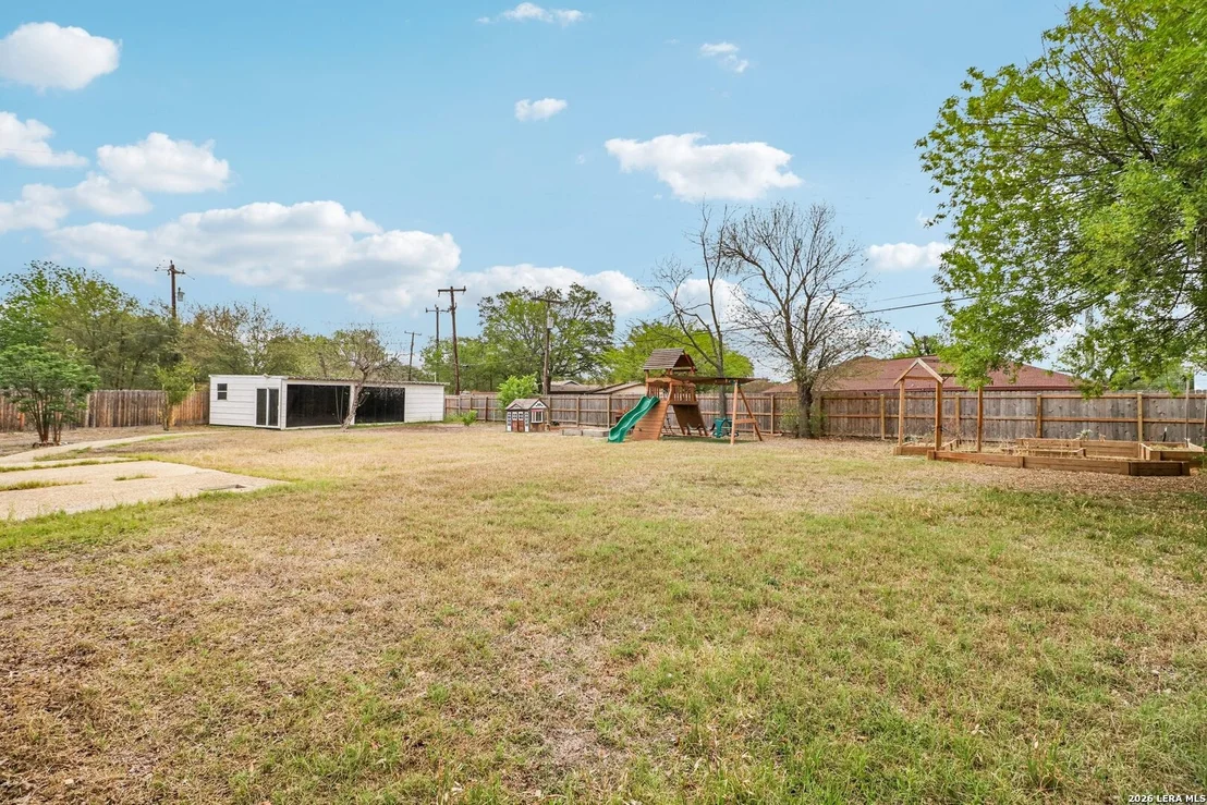 Photo of 302 WEATHERCOCK LN