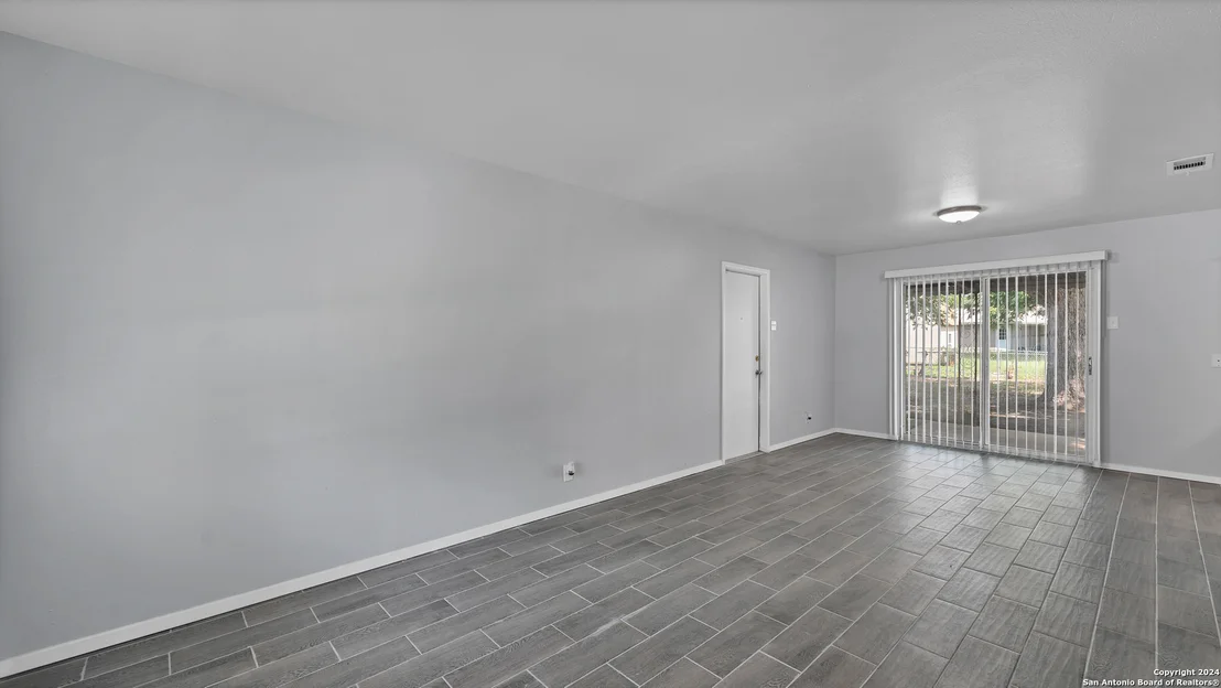 Photo of 5223 REDDING LN