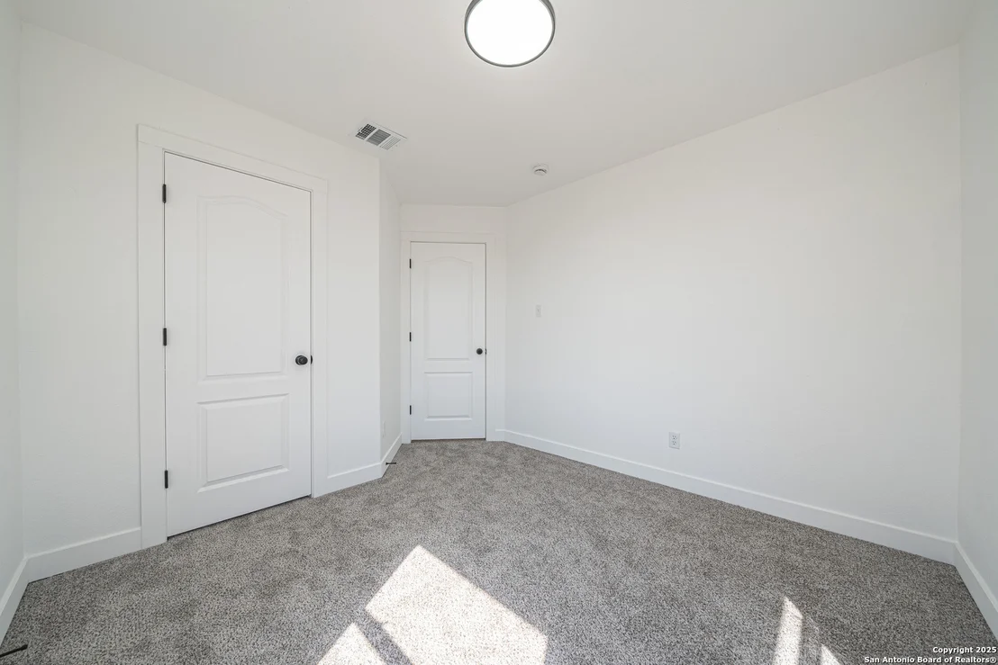 Photo of 714 Antler Post