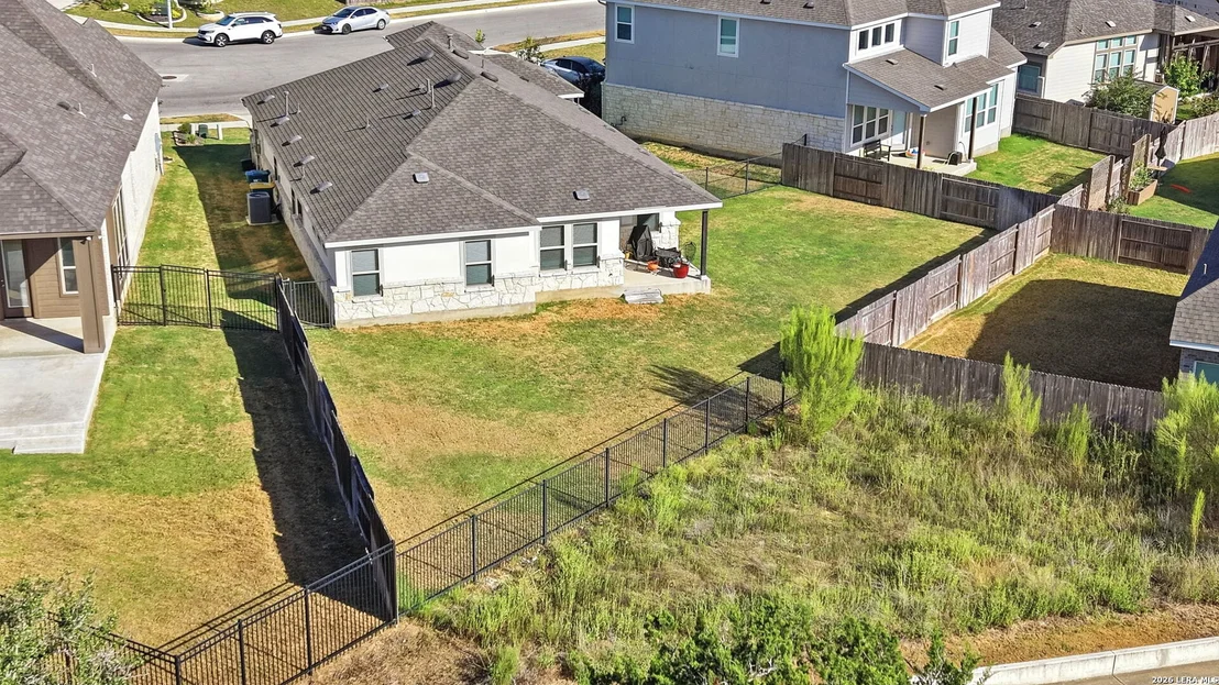 Photo of 517 HUNTWICK DR
