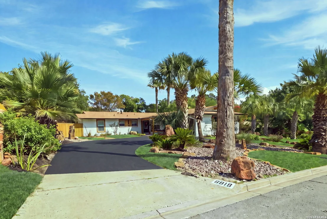 Photo of 6818 MOSS OAK DR