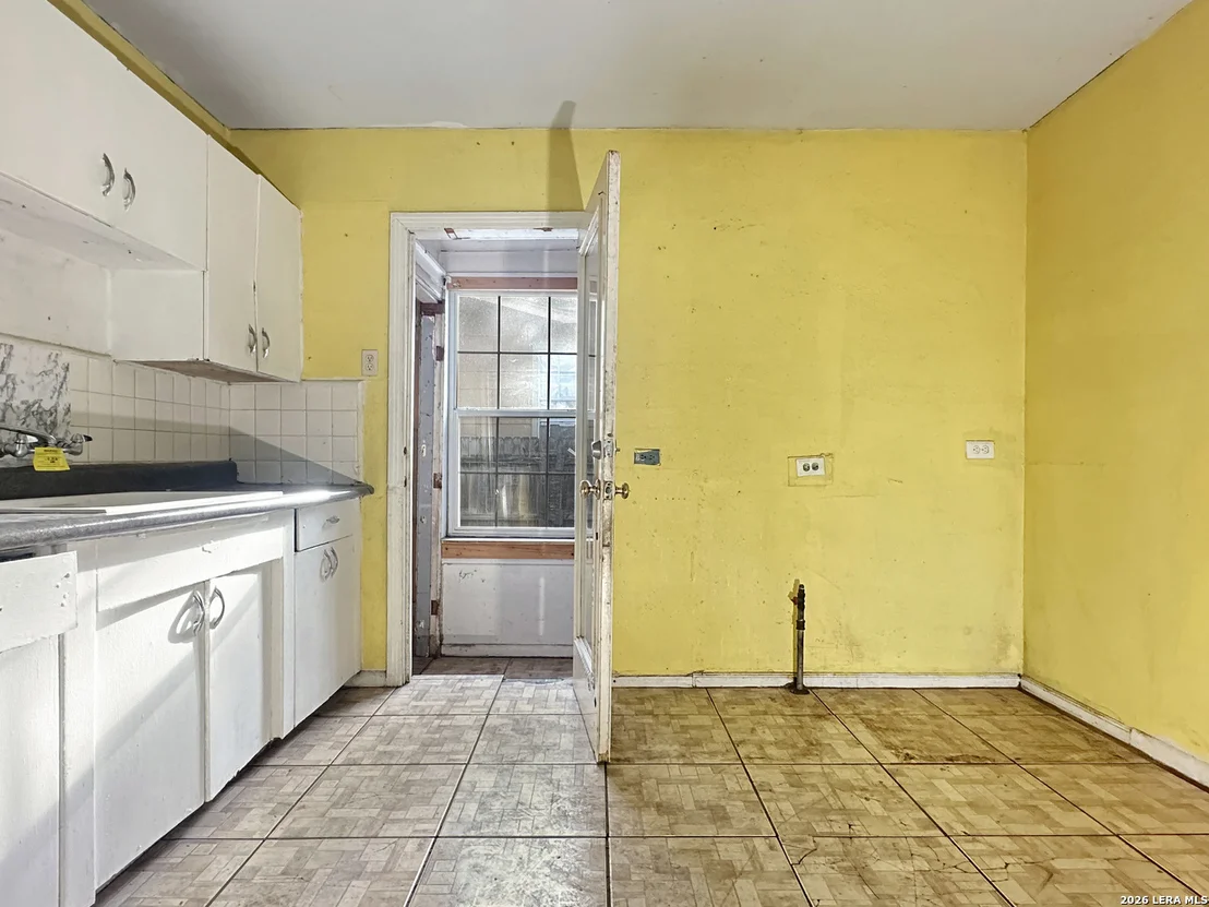 Photo of 146 GASKIN DR