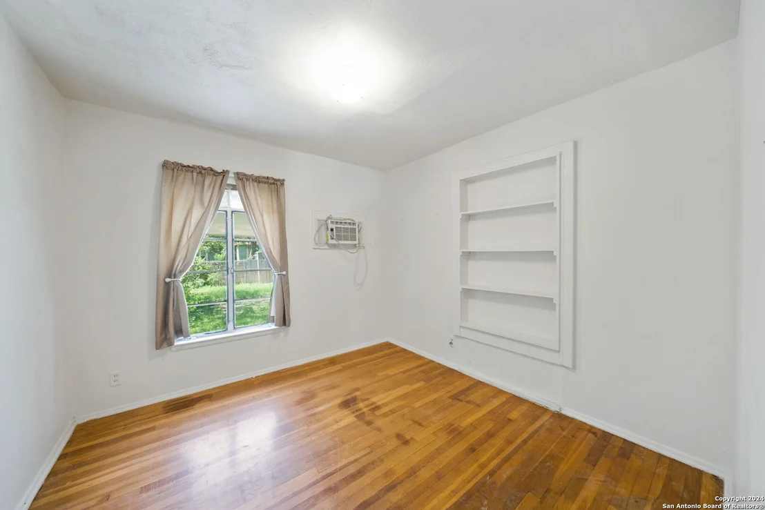 Photo of 434 Sumner Dr