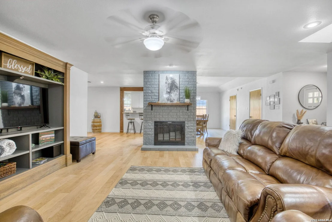 Photo of 205 EDGEWOOD DR