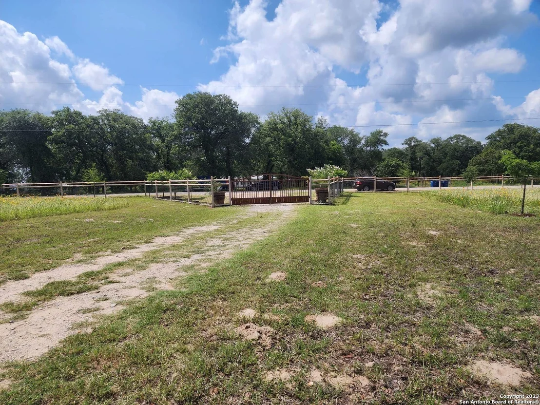 Photo of 1208 COUNTY ROAD 317
