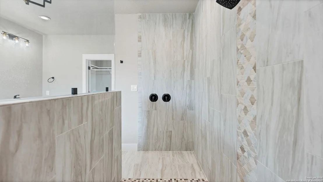 Photo of 725 Winding View