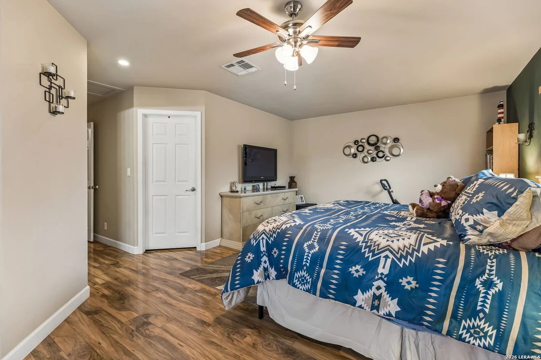 Photo of 218 Whispering Oaks
