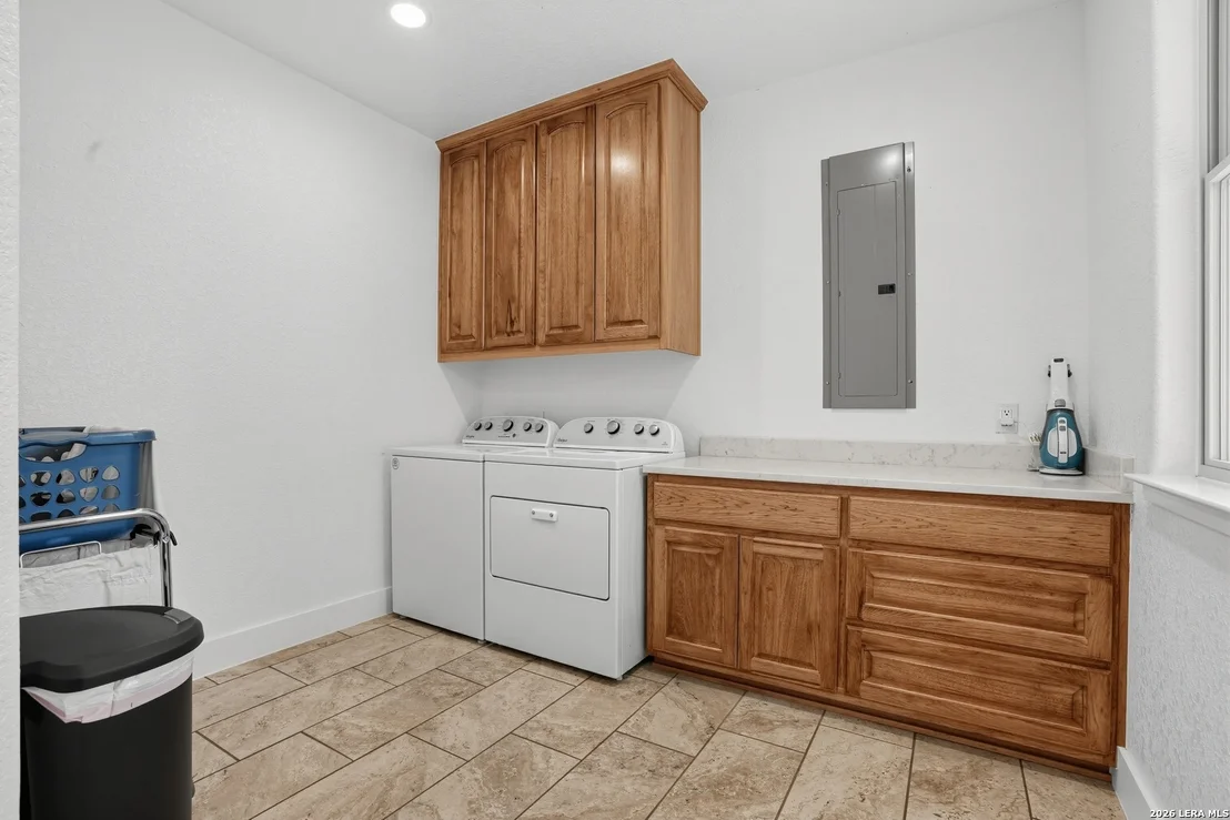 Photo of 105 OAK VIEW DR