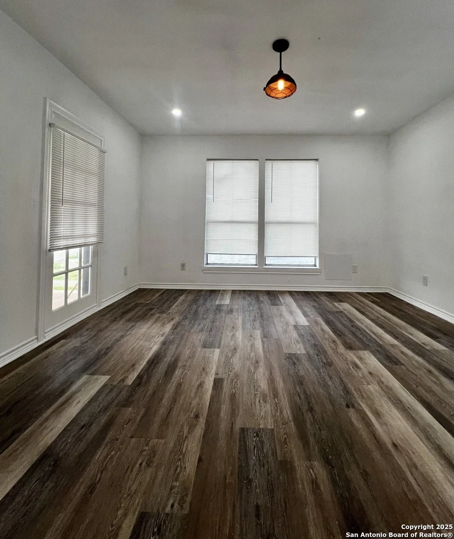 Photo of 308 W Coker