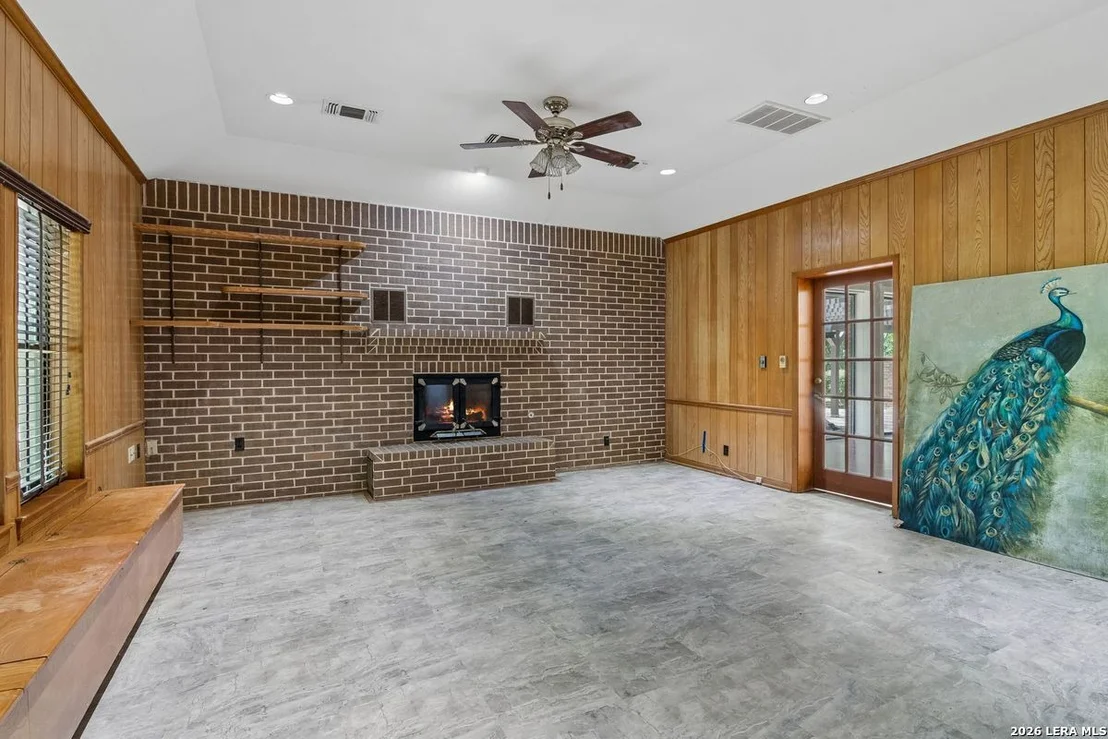 Photo of 237 CREST TRL