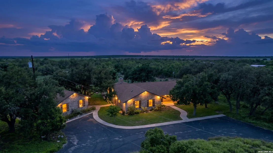 Photo of 335 Sunset Ridge