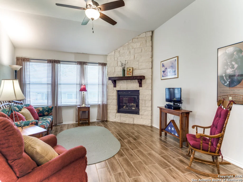 Photo of 112 Braeburn