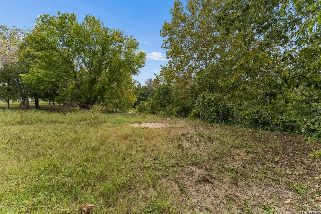 Photo of 8 RIVER OAK DR