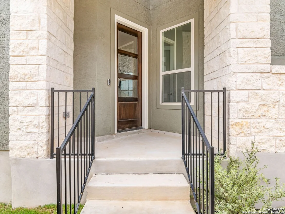 Photo of 712 Pond Bluff
