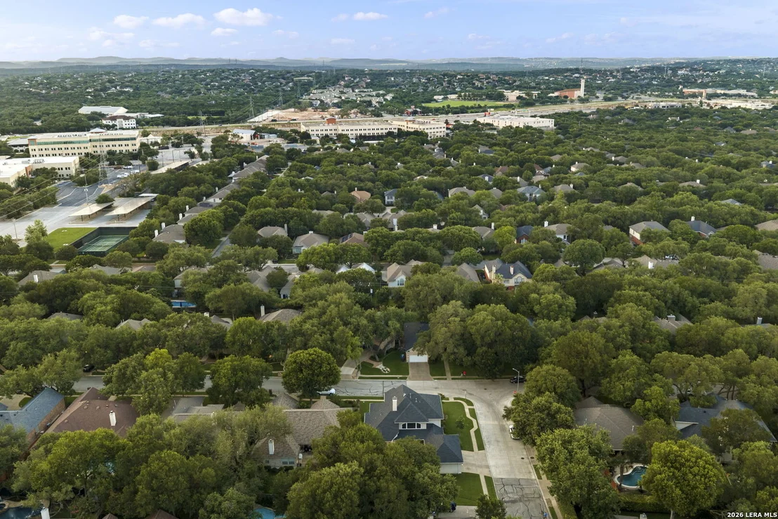 Photo of 2302 BLACKOAK BND