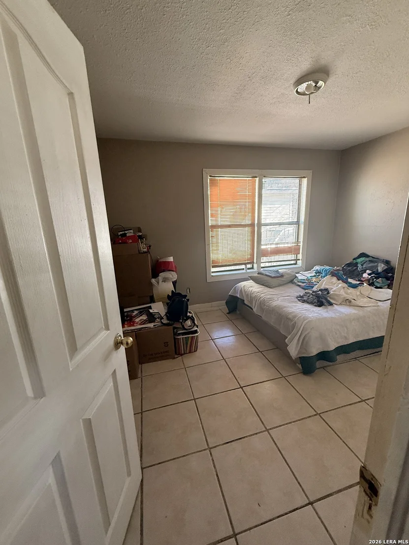 Photo of 834 W Baetz
