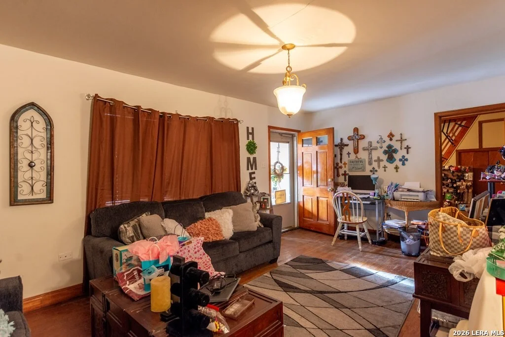 Photo of 546 Blanco