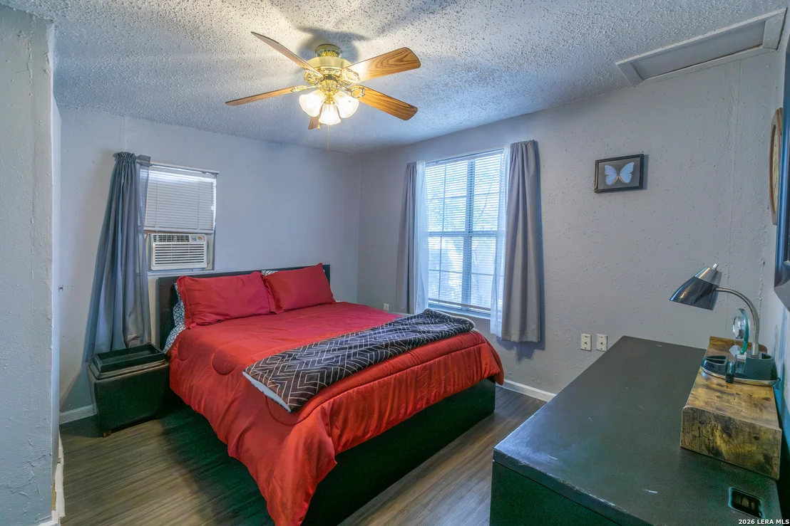 Photo of 1203 Vickers