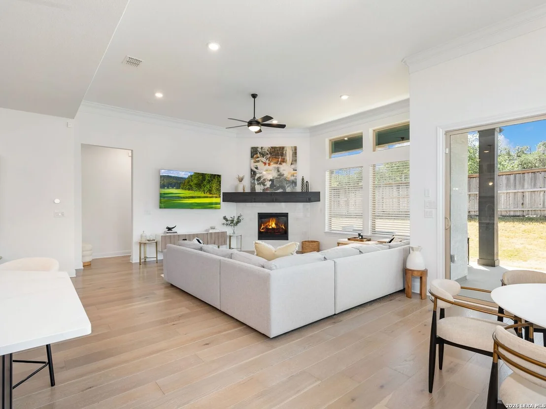 Photo of 3914 Balentine