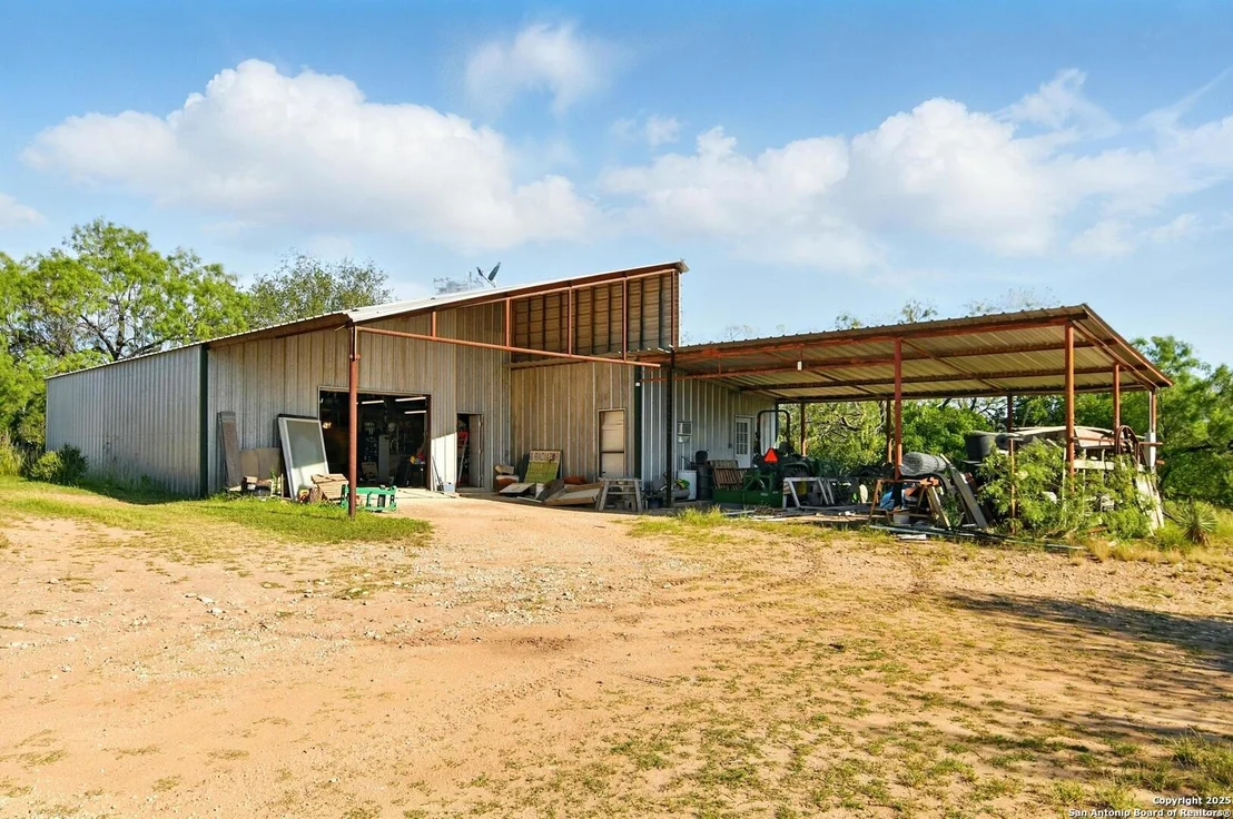 Photo of 344 E CR 341