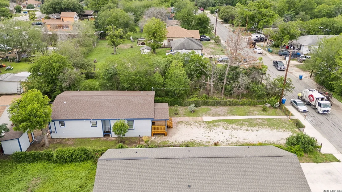 Photo of 426 IKE ST