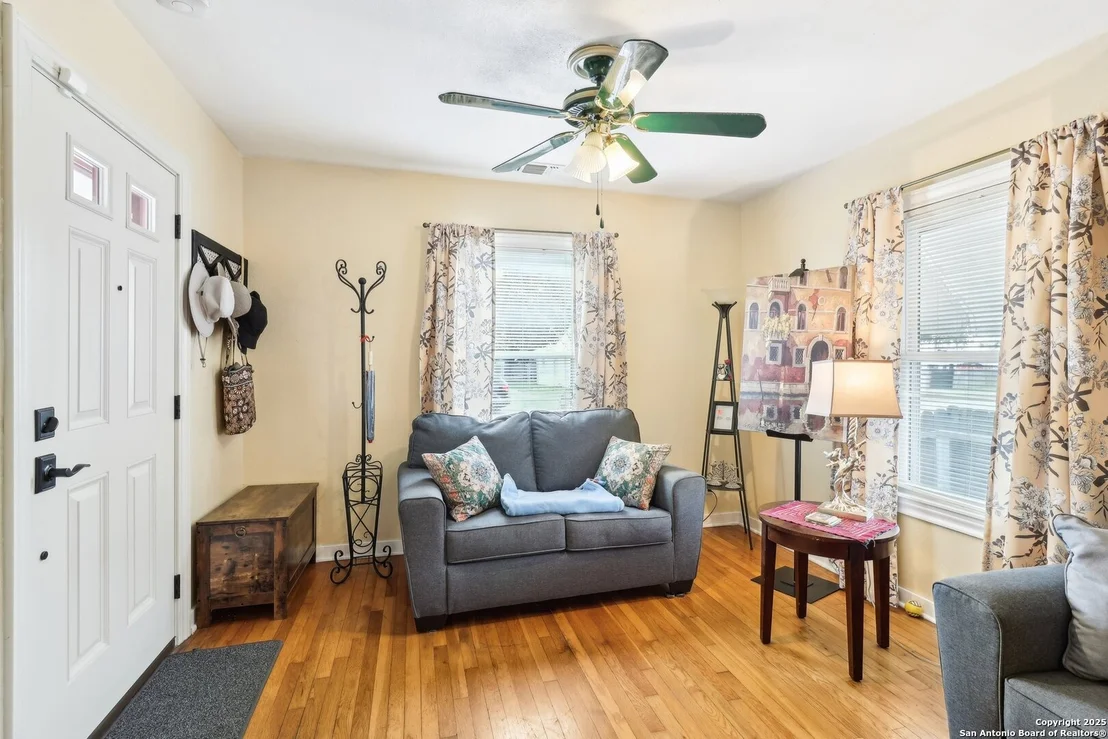 Photo of 2319 RAMONA