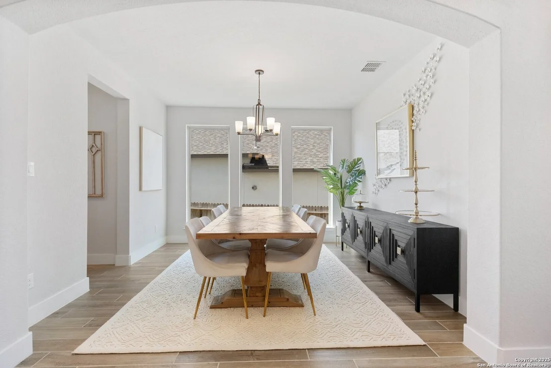 Photo of 1176 Cadogan Squire