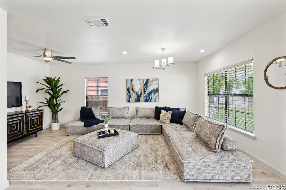 Photo of 630 Lovera