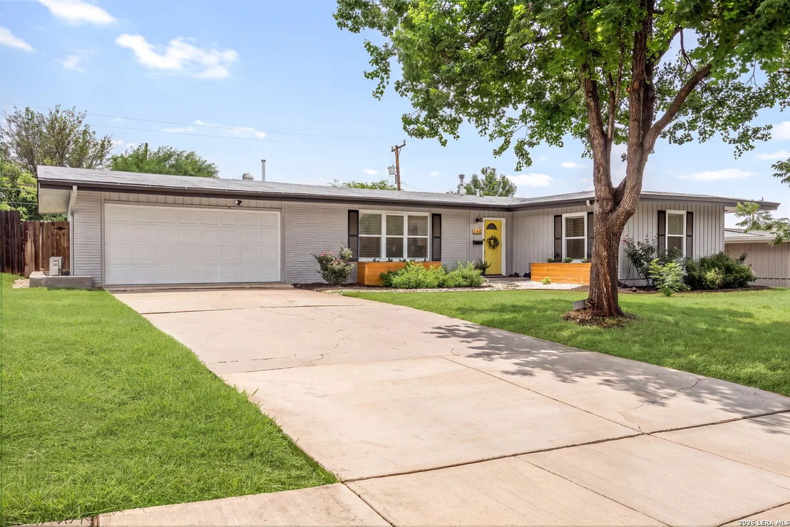 Photo of 359 REXFORD DR