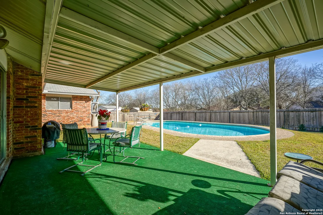 Photo of 6514 Robin Forest