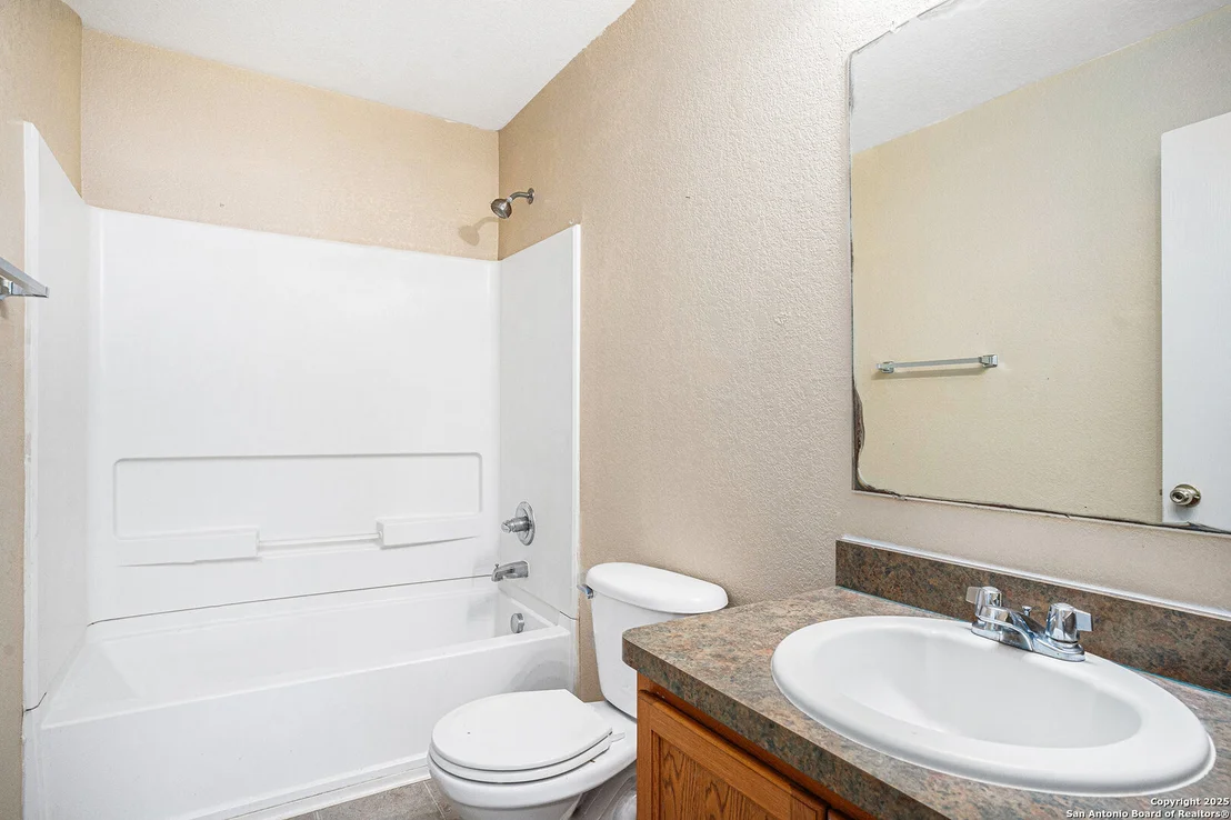 Photo of 237 Hinge Chase
