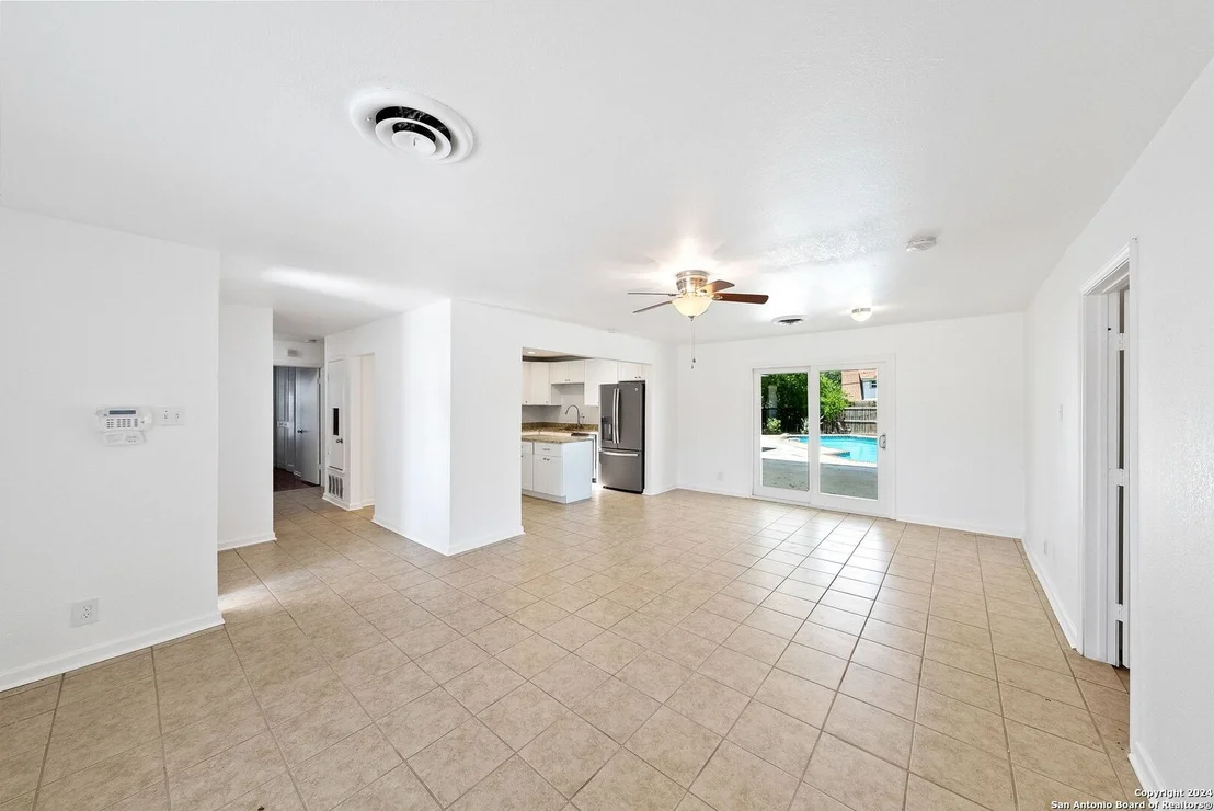 Photo of 8323 STARCREST DR