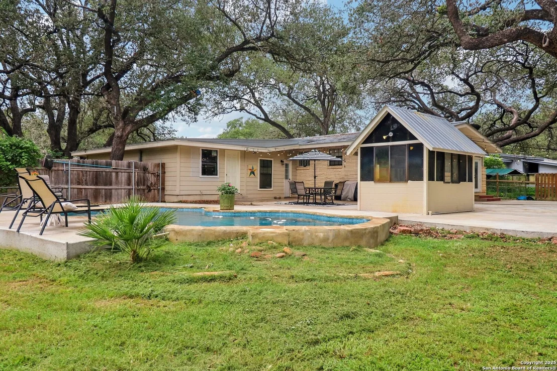 Photo of 503 Mockingbird