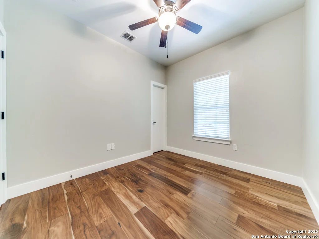Photo of 2521 Bay Hill