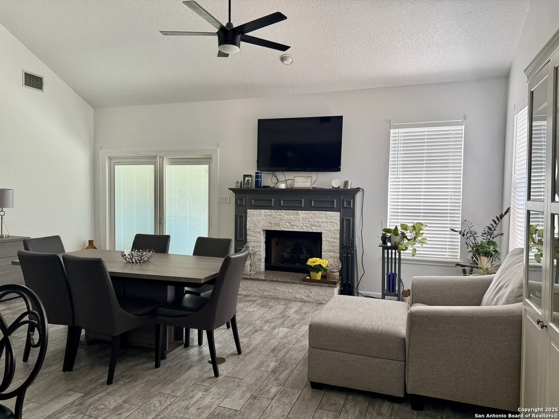 Photo of 2710 Montebello