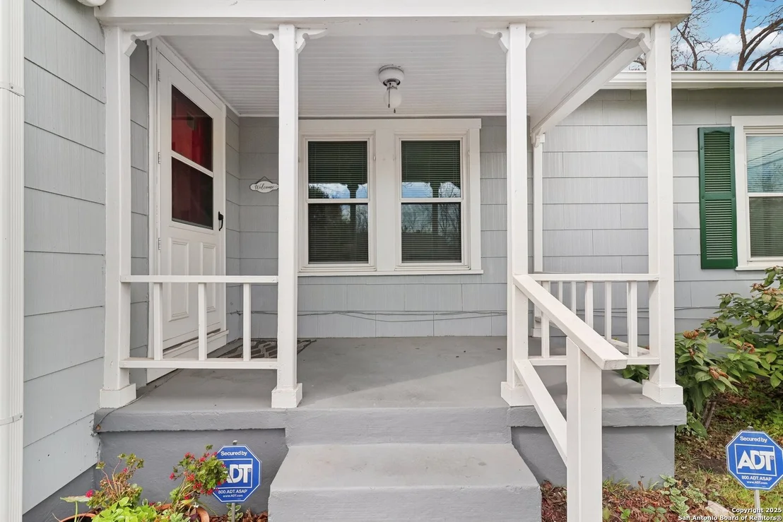 Photo of 2319 RAMONA