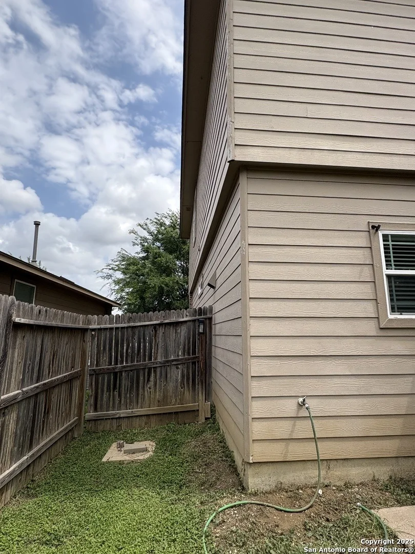 Photo of 714 Halogen Way