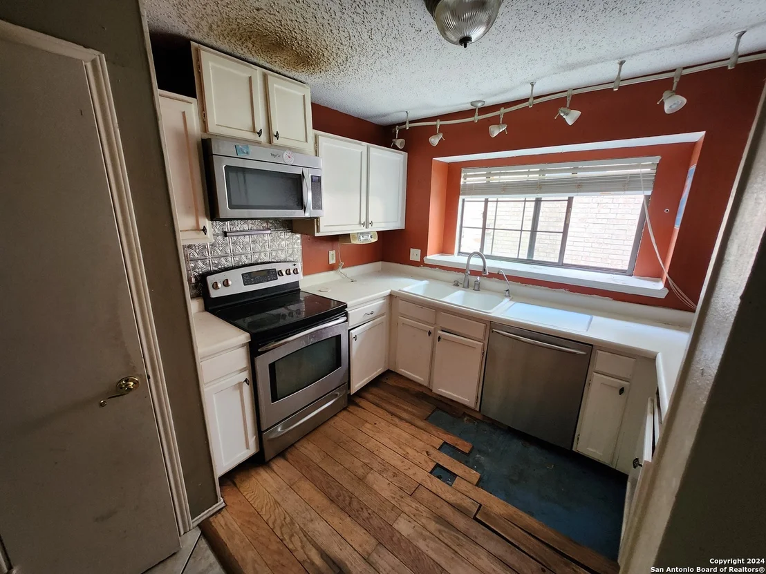 Photo of 11007 FOREST CROWN