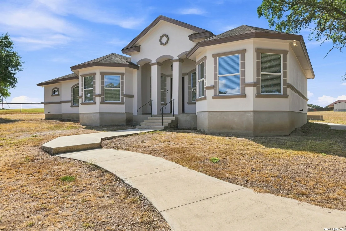 Photo of 353 BIG OAK DR