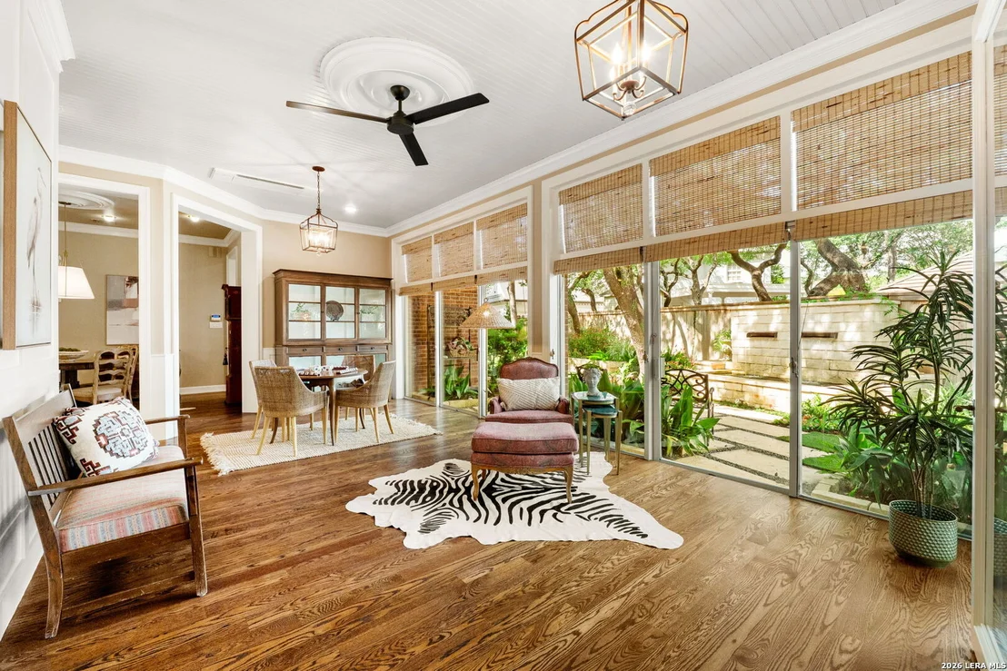 Photo of 2 CHATSWORTH WAY