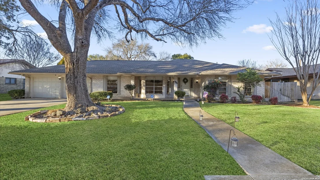 Photo of 425 Crestwind